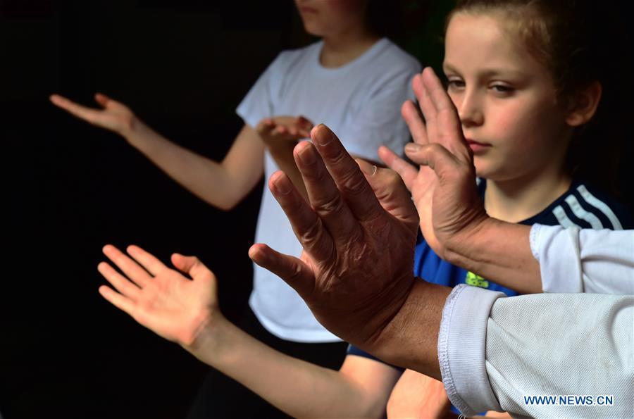 German girl learns Chinese martial art in Yongchun