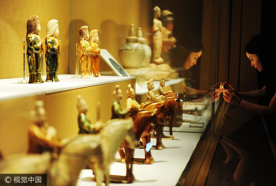 Hundreds of relics on display at Capital Museum in Beijing