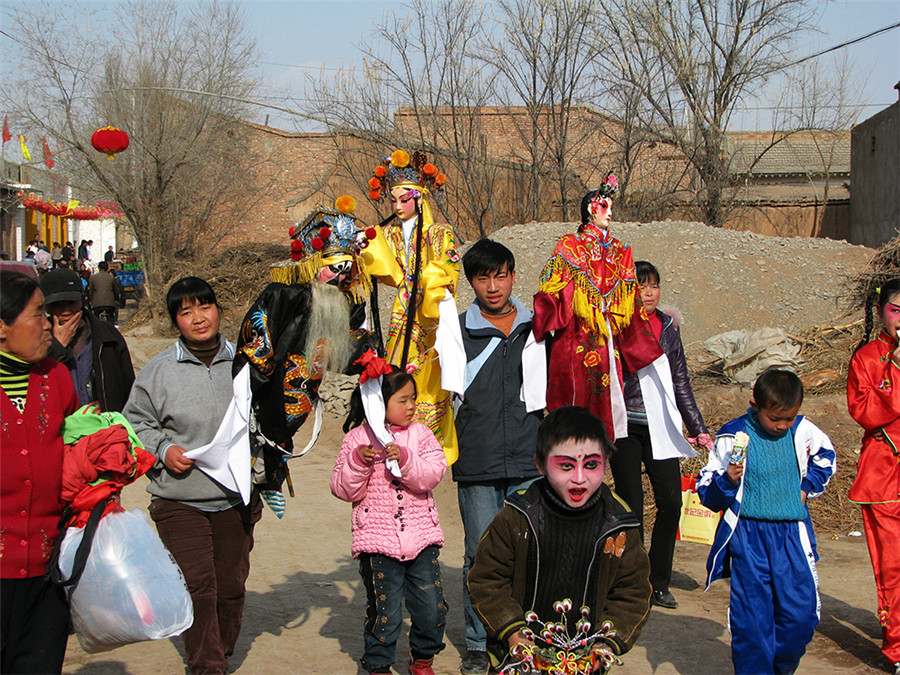 Photographer captures life on Loess Plateau in Gansu