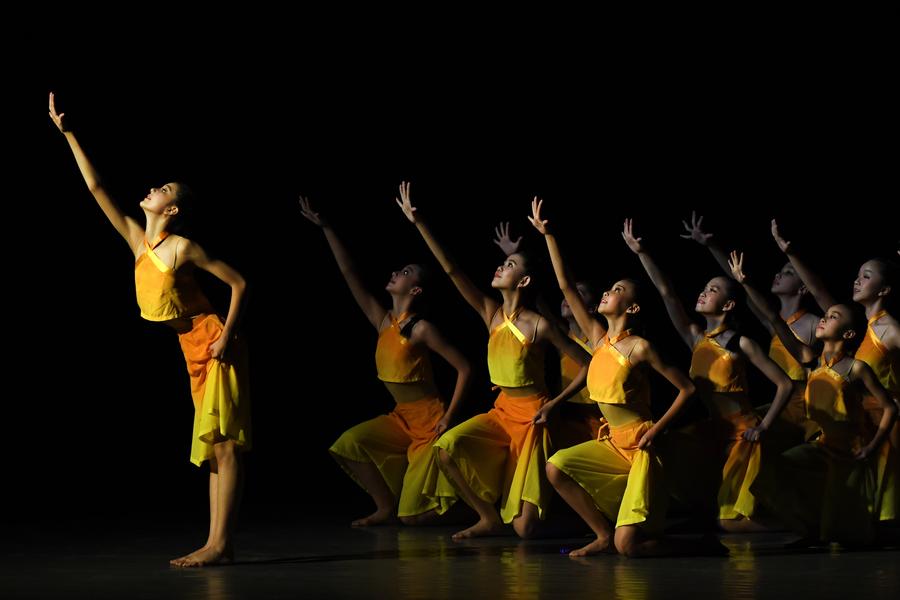 Performances staged at 5th China Xinjiang Int'l Folk Dancing Festival in Urumqi