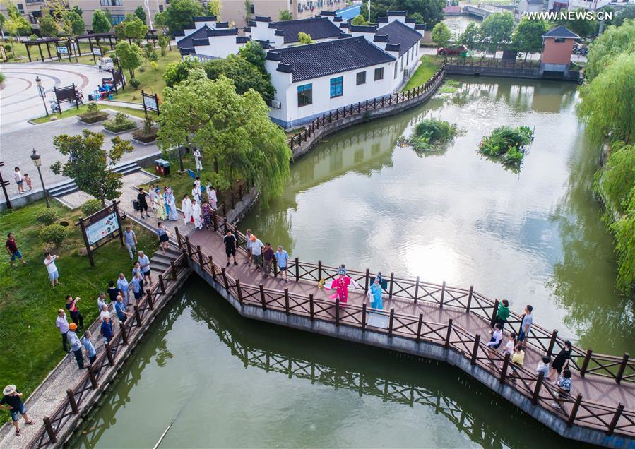 Summer cultural show staged in E China's Zhejiang