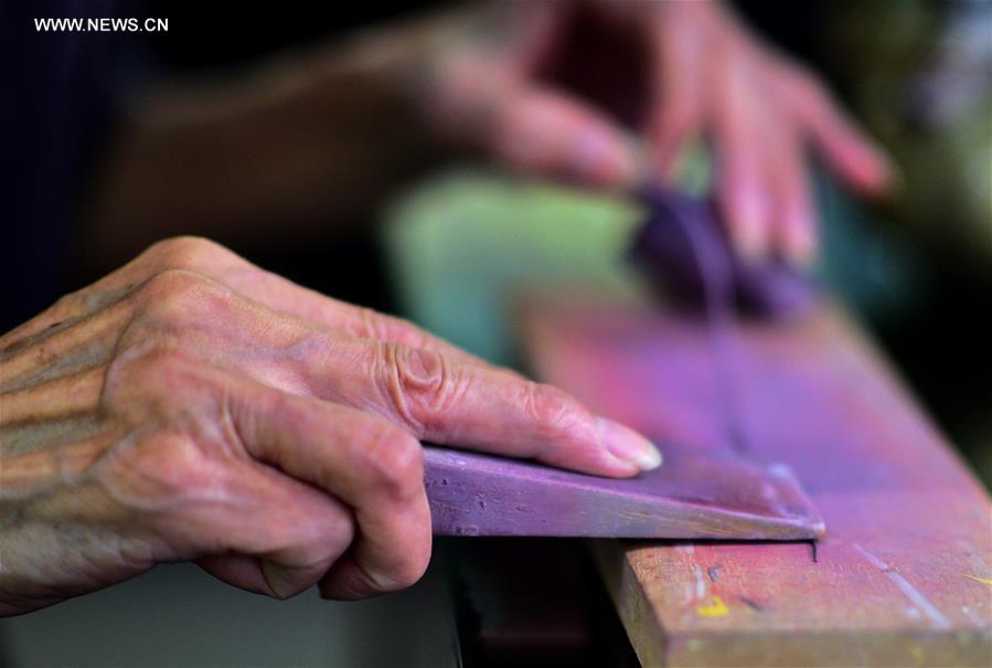 Intangible cultural heritage: lacquer thread sculpture in Xiamen