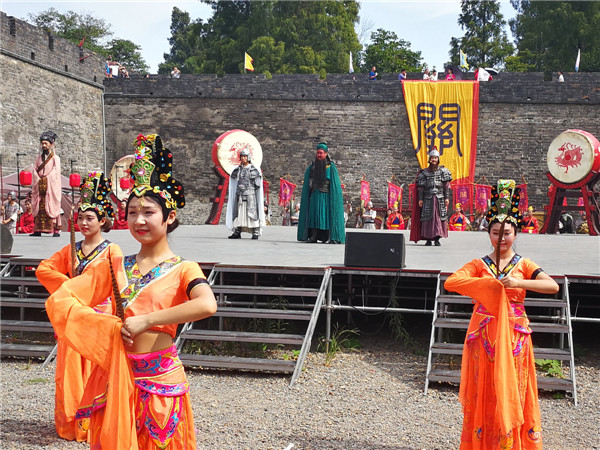 Journalists search for Three Kingdoms culture in Jingzhou