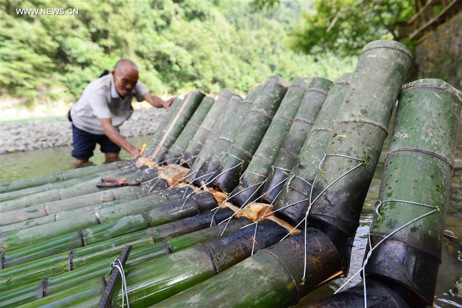 Bamboo raft making revived in Guizhou