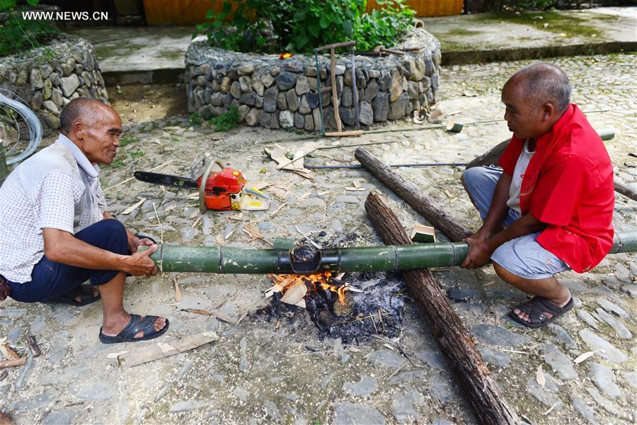 Bamboo raft making revived in Guizhou