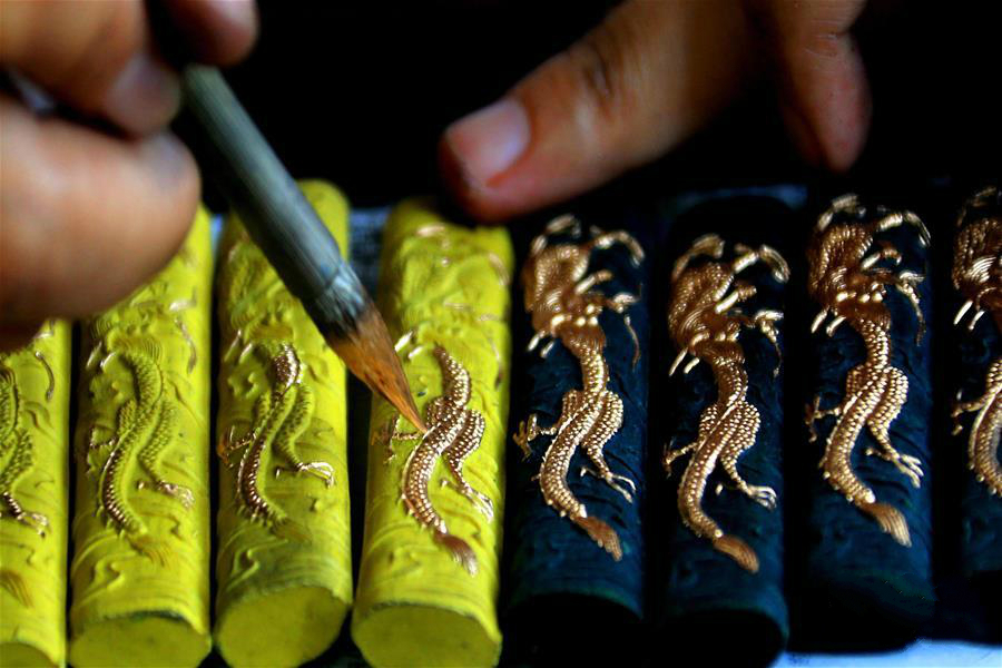 Ancient craft: Ink production in Anhui province