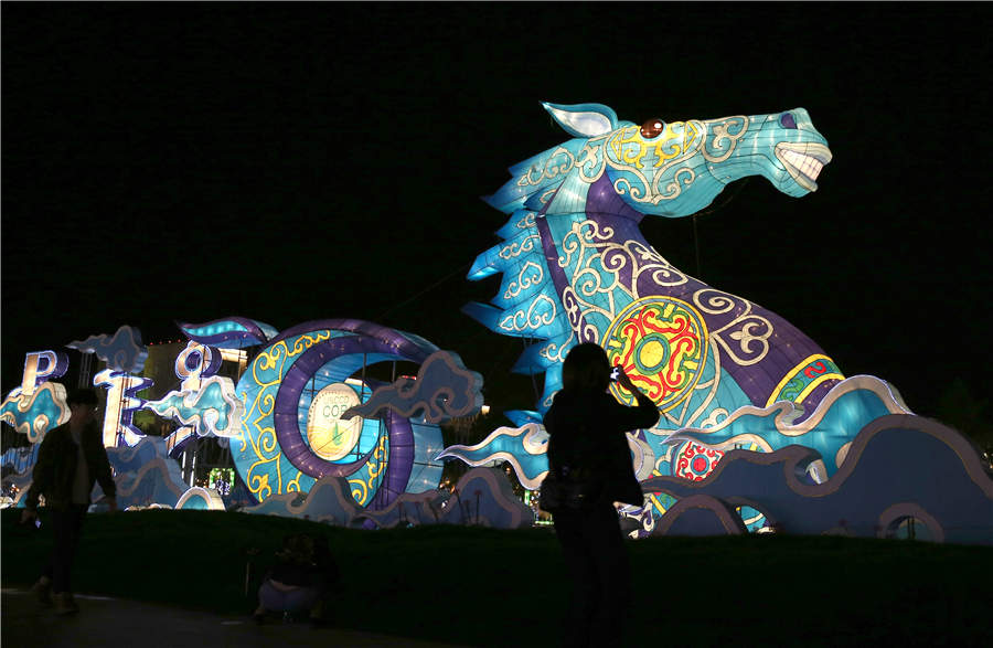 Modern technology lights up Ordos in Inner Mongolia