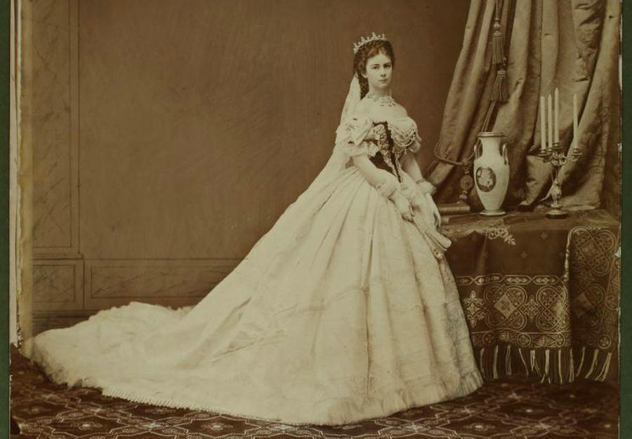 Exhibition shows Princess Sissi and her life in China