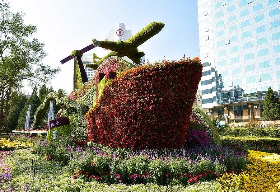 Themed flower terraces celebrate National Day