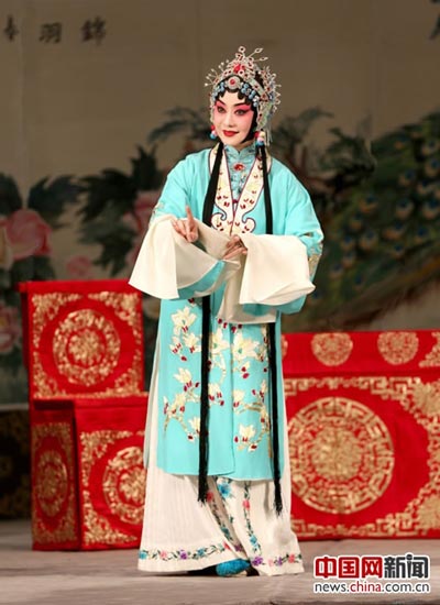 China's Peking Opera troupe makes fourth return to London