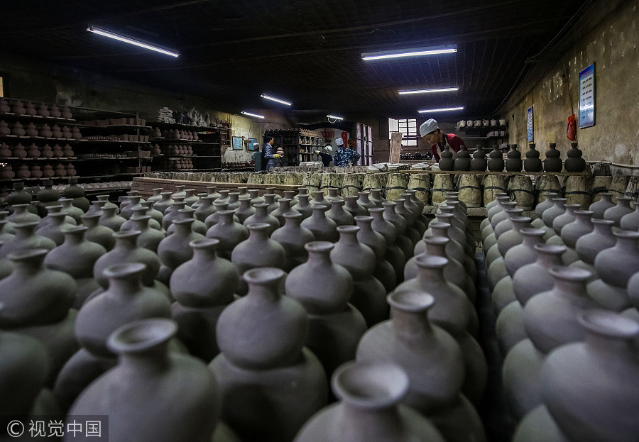 Ceramic production processes captured in photos