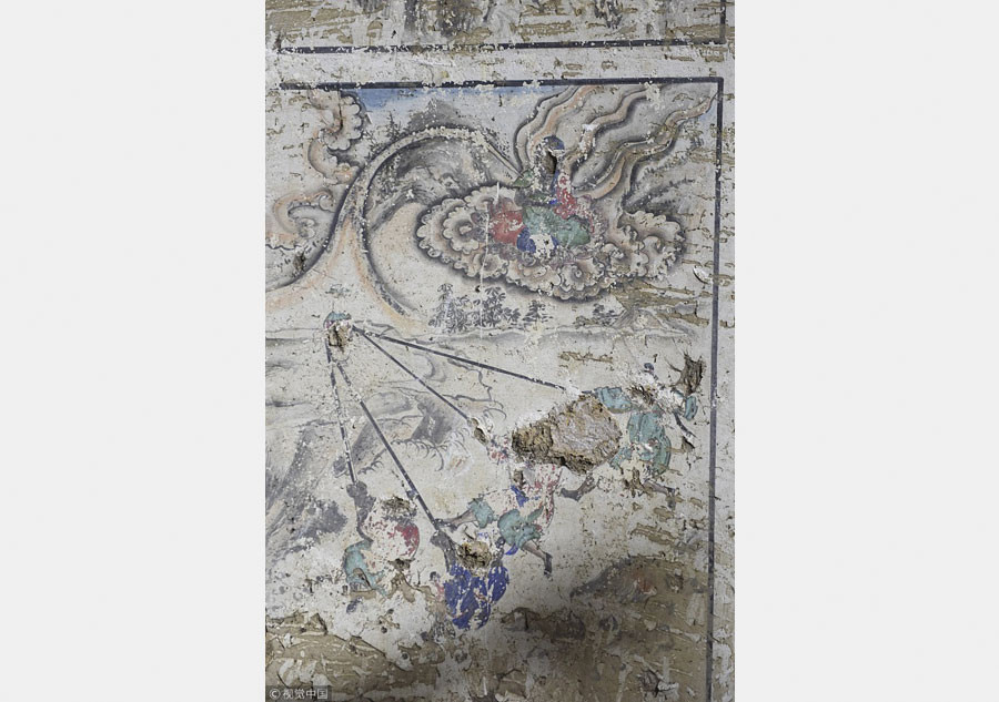 Delicate frescos found in deserted temple in E China