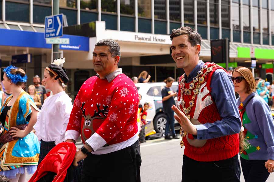 Chinese elements highlight 2017 Wellington Christmas parade