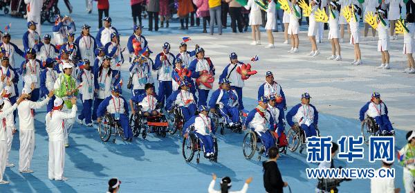 广州亚残运会开幕式：代表团入场 [组图]