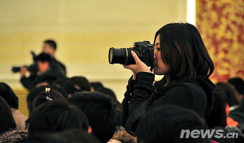 百家媒体云集政协首场新闻发布会