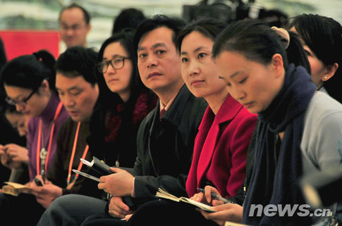 百家媒体云集政协首场新闻发布会