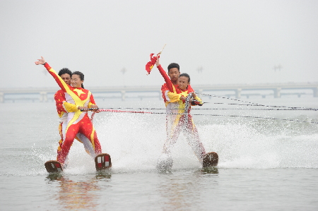 水上精彩表演