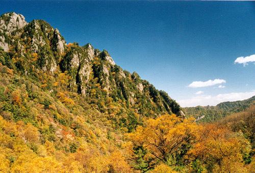 天青气爽去爬山 陕西八大登山胜地推荐