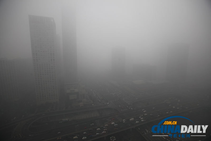 北京再次遭遇雾霾天气