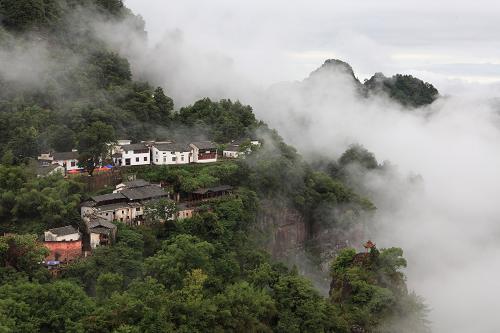 雾中仙境齐云山