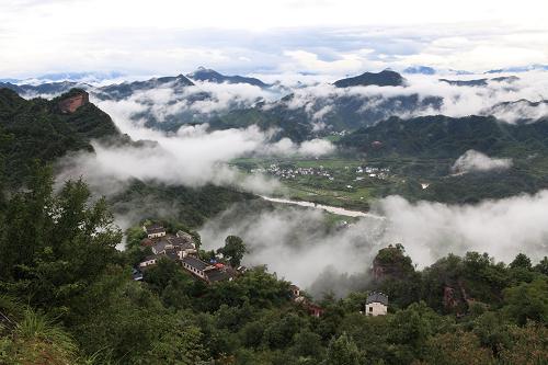 雾中仙境齐云山