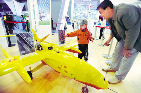 津产全国智能化最高的无人机“刀锋”首次飞空