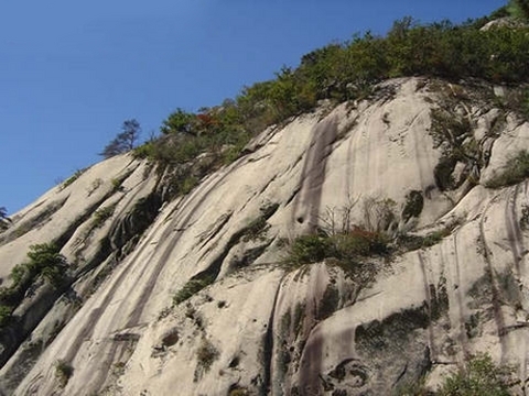 深圳凤凰山 峰峦连叠翠