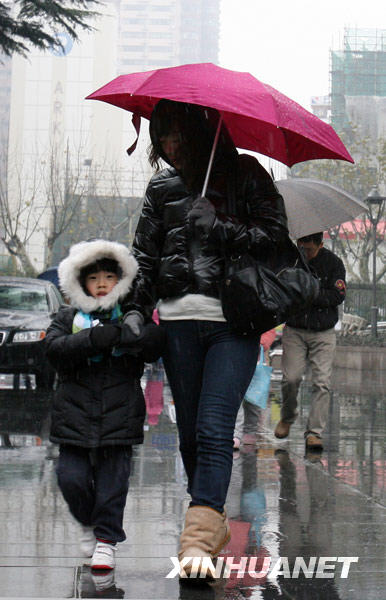 上海迎来今冬最明显降雪 日最低气温将跌破“冰点”