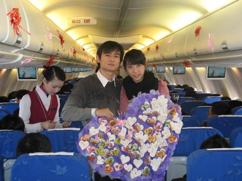 “幸福航班”万米高空的浪漫求婚