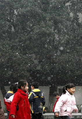 江苏部分地区迎来新年首场降雪