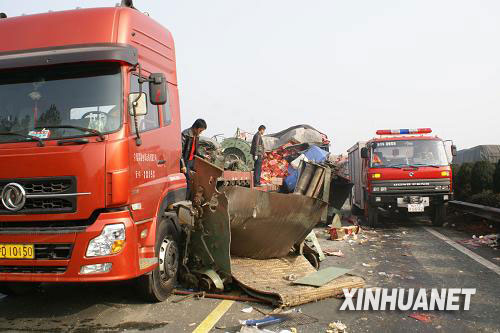 湖北京珠高速中断8小时后恢复通车