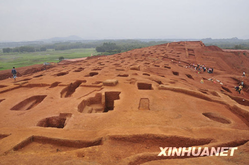 广州发现大型先秦古墓群