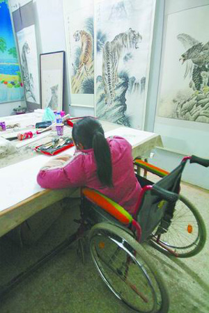 河南小山村以画虎闻名 绘画年收入达3000万