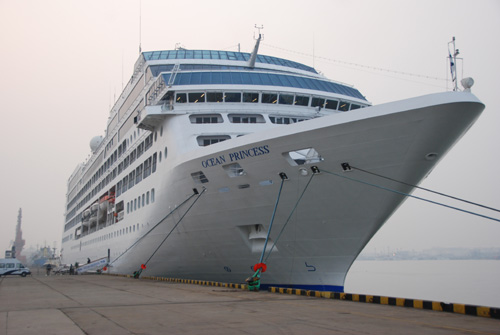 天津港迎来虎年第一艘国际邮轮（图）
