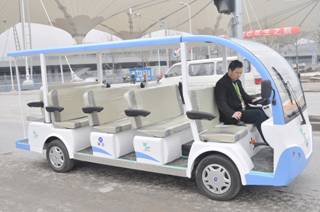 新日首批14座电动车和医疗电动车进驻世博园区