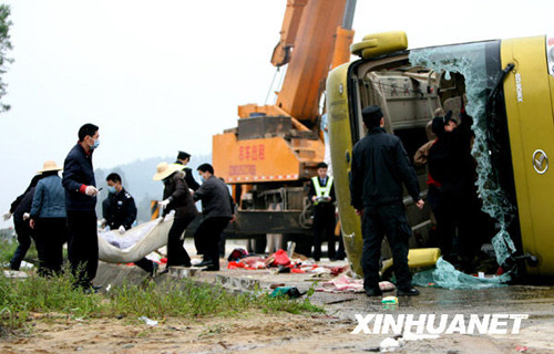 广东惠州发生重大交通事故致14死9伤