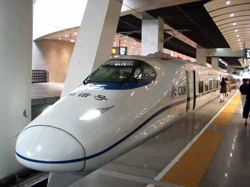 中国打造全球高铁王国 8小时省会圈2012年完工