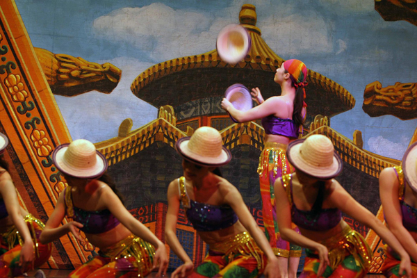中国杂技舞剧《天鹅湖》在柏林赢得好评