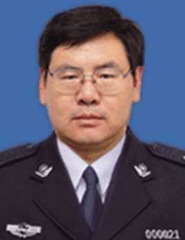 原公安部经侦局副局长相怀珠涉贿受审