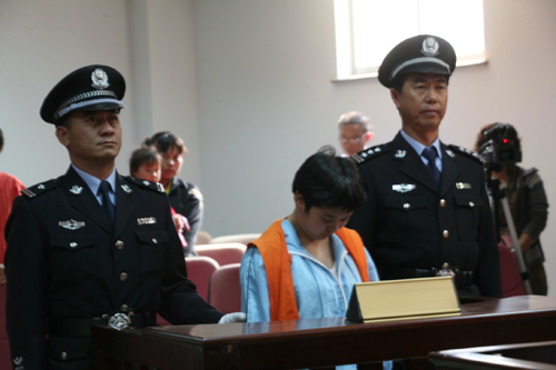 云南教师针刺幼儿案一审宣判 孙琪琪获刑三年