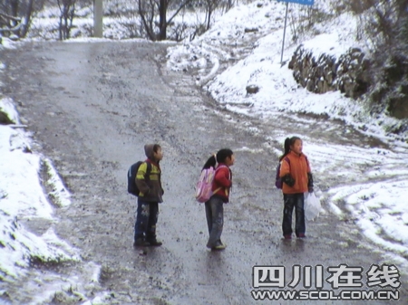 雷电雨雪“四重天” 广元4月飘起大雪