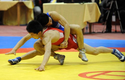 全国男子古典式摔跤锦标赛：王路敏获得55公斤级冠军