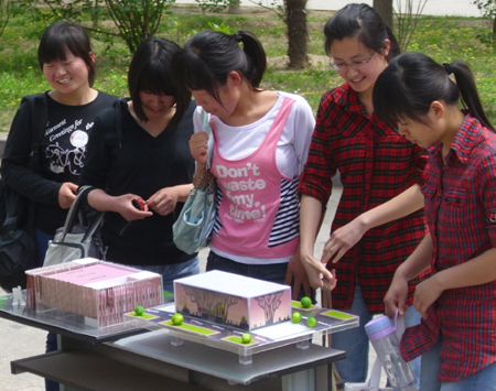 河南大学举办世博会模型展