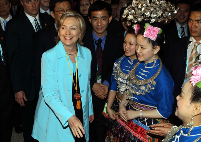 美国国务卿希拉里克林顿参观上海世博园