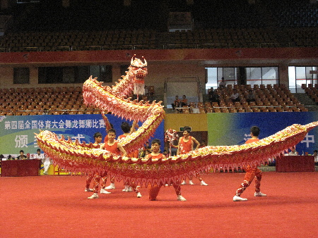 四体会舞龙比赛 英姿飒爽显龙威-广东失利 江苏夺魁