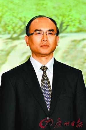 刘玉浦当选深圳市人大主任 许勤当选市长