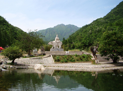 河南西峡：天然氧吧老君洞 风景秀丽野人谷(图)