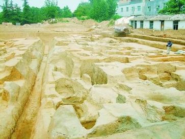 洛阳发现大型西周洛邑祭祀遗址 有灰坑90座