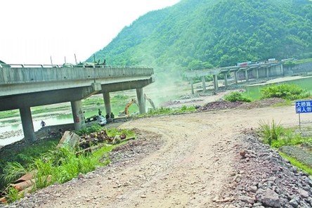 浙江常山桥梁完工不到10年开裂 曾被评优良工程