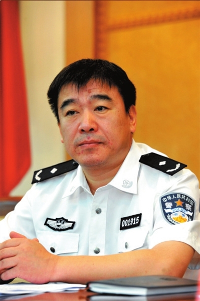 北京警方首批新闻发言人亮相 3人均为直属总队副总队长(图)